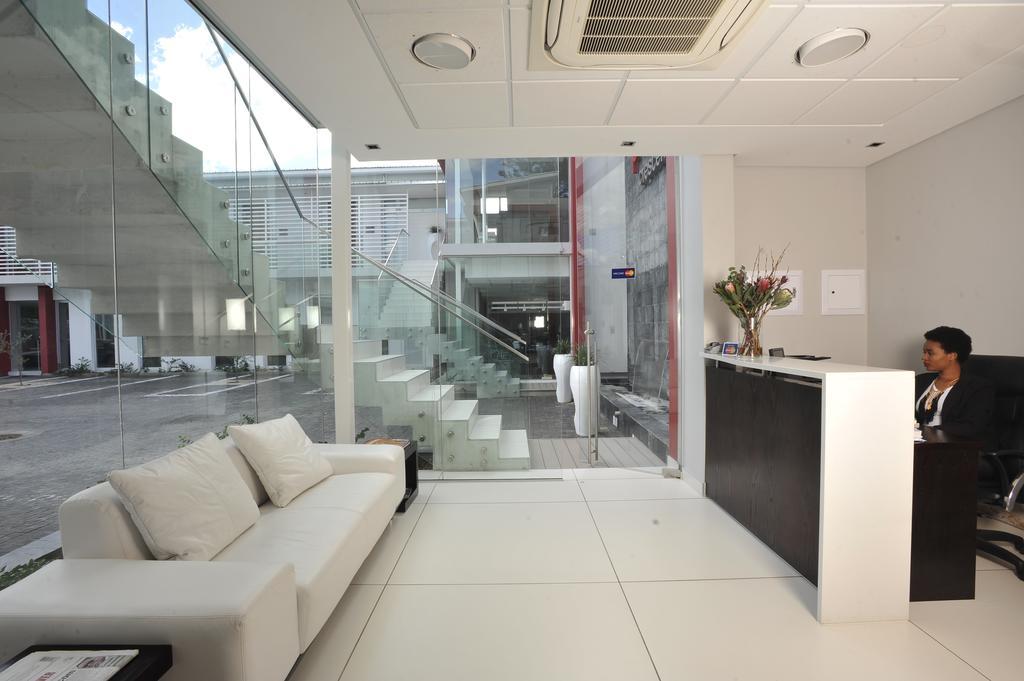 Urban Oasis Apartments At Paragon Виндхук Экстерьер фото