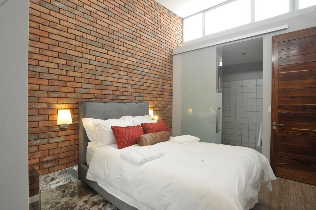 Urban Oasis Apartments At Paragon Виндхук Экстерьер фото