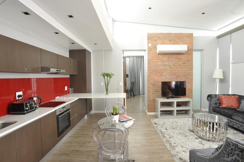 Urban Oasis Apartments At Paragon Виндхук Экстерьер фото